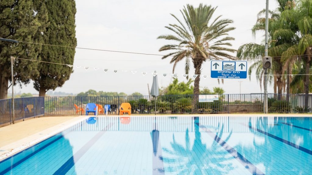 אירוח כפרי עם בריכת שחיה